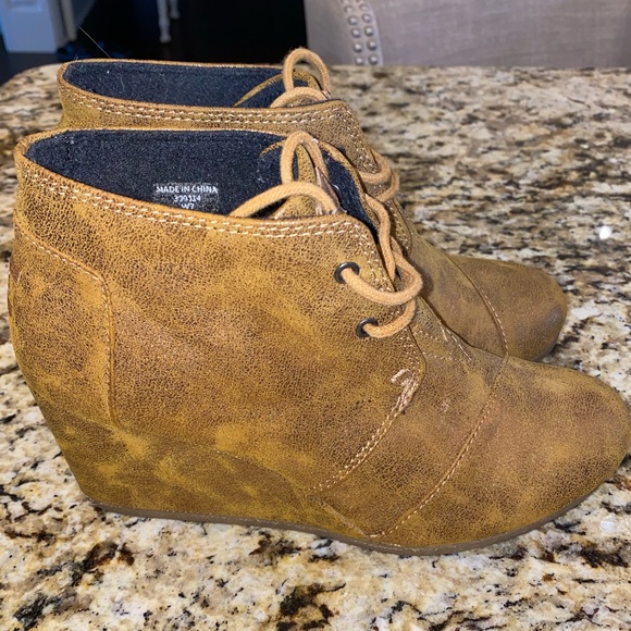 Women’s Tom’s wedge bootie - Picture 1 of 3
